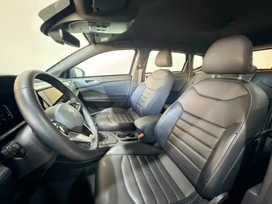 VOLKSWAGEN-TAOS-2023