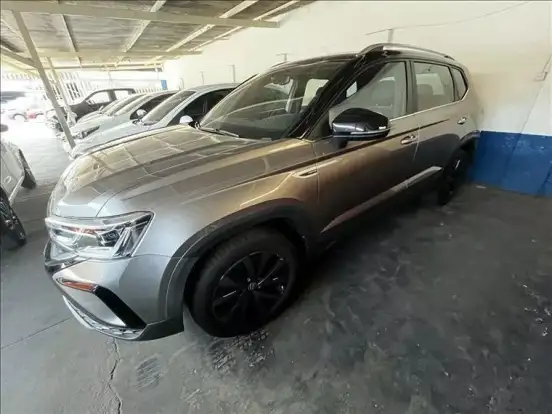 VOLKSWAGEN-TAOS-2021