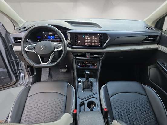 VOLKSWAGEN-TAOS-2023