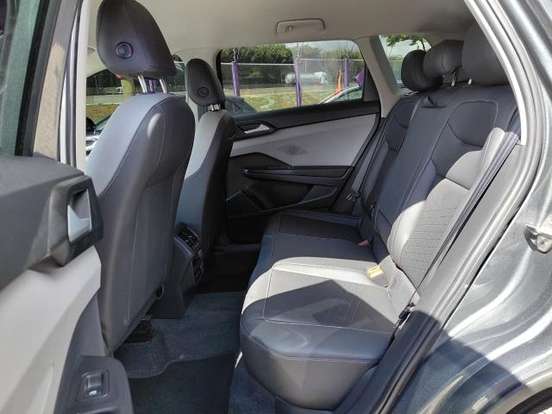 VOLKSWAGEN-TAOS-2025