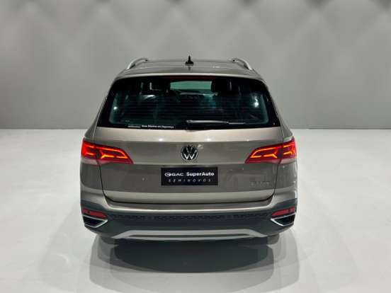 VOLKSWAGEN-TAOS-2023