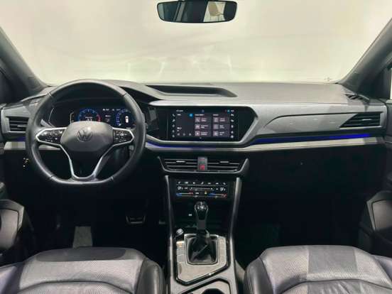 VOLKSWAGEN-TAOS-2023