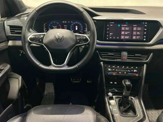 VOLKSWAGEN-TAOS-2023