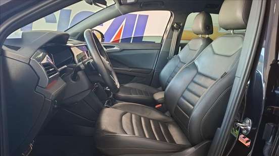 VOLKSWAGEN-TAOS-2023