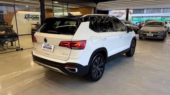 VOLKSWAGEN-TAOS-2022