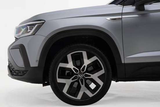 VOLKSWAGEN-TAOS-2024