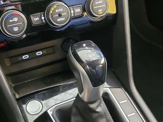 VOLKSWAGEN-TAOS-2021