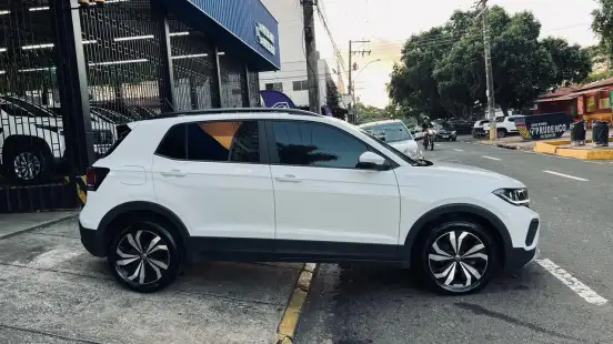VOLKSWAGEN-T-CROSS-2025
