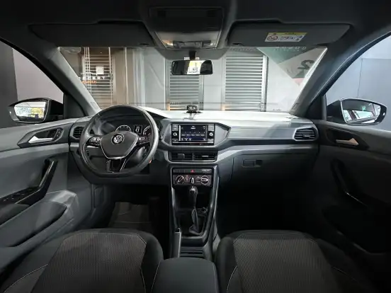 VOLKSWAGEN-T-CROSS-1.0 200 TSI TOTAL FLEX AUTOMÁTICO VOLKSWAGEN-T-CROSS-2019