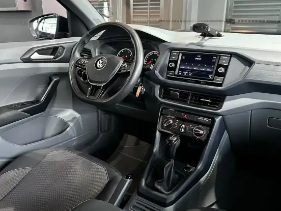 VOLKSWAGEN-T-CROSS-2019