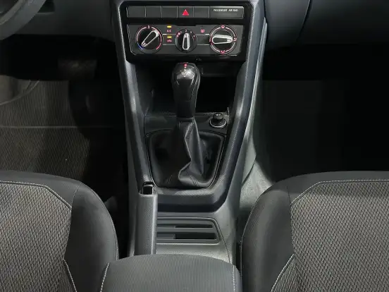 VOLKSWAGEN-T-CROSS-2019