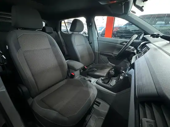 VOLKSWAGEN-T-CROSS-2019