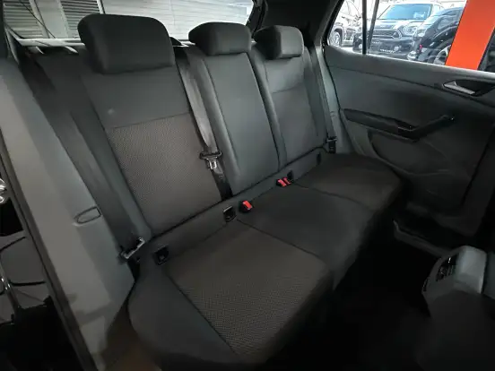 VOLKSWAGEN-T-CROSS-2019