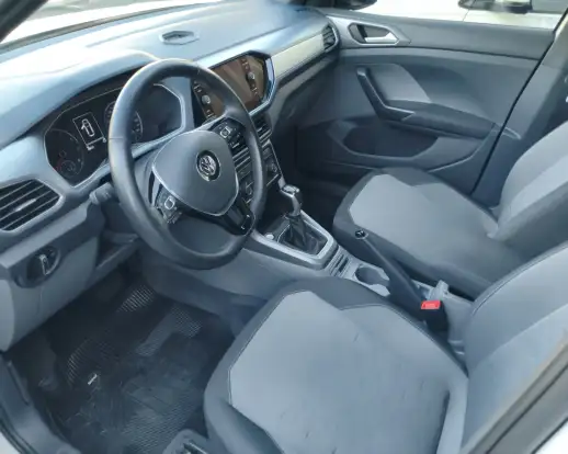 VOLKSWAGEN-T-CROSS-2020