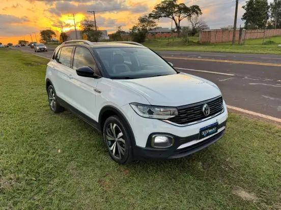 VOLKSWAGEN-T-CROSS-2019