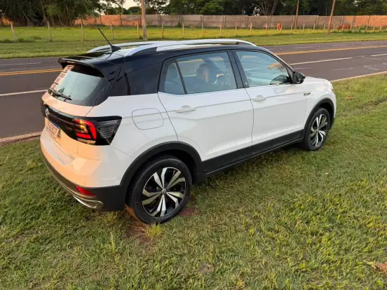 VOLKSWAGEN-T-CROSS-2019