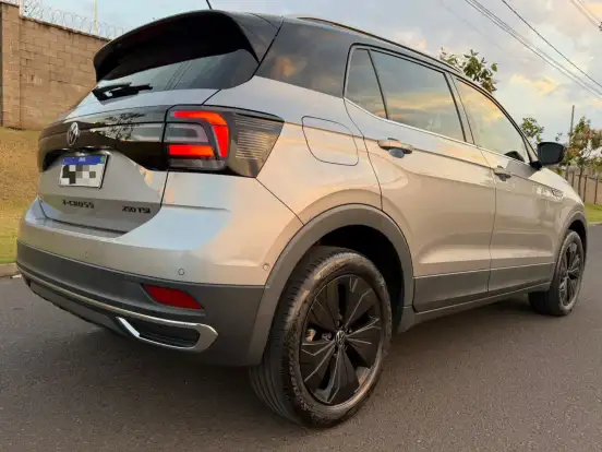 VOLKSWAGEN-T-CROSS-1.4 250 TSI TOTAL FLEX HIGHLINE AUTOMÁTICO VOLKSWAGEN-T-CROSS-2023