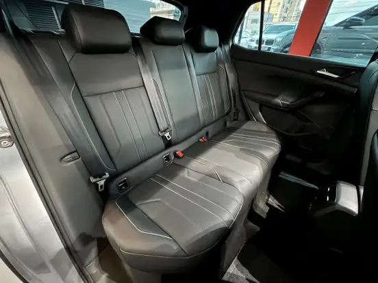 VOLKSWAGEN-T-CROSS-2025