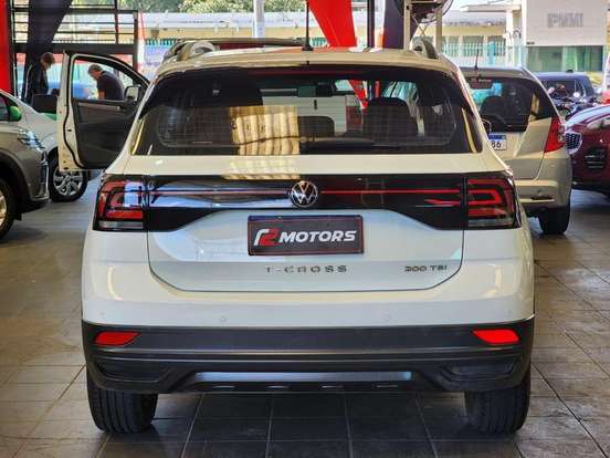 VOLKSWAGEN-T-CROSS-1.0 200 TSI TOTAL FLEX AUTOMÁTICO VOLKSWAGEN-T-CROSS-2023