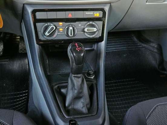 VOLKSWAGEN-T-CROSS-2020