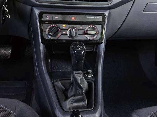 VOLKSWAGEN-T-CROSS-2023