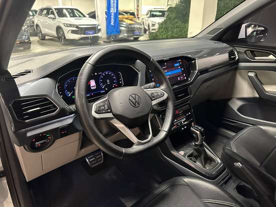 VOLKSWAGEN-T-CROSS-2023