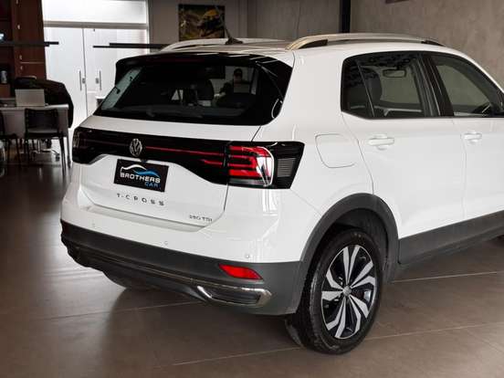 VOLKSWAGEN-T-CROSS-2021