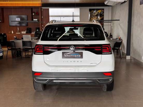 VOLKSWAGEN-T-CROSS-2021