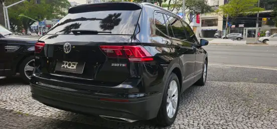 VOLKSWAGEN-TIGUAN-2019