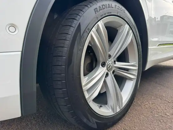 VOLKSWAGEN-TIGUAN-2020