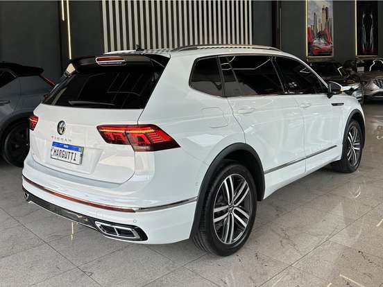 VOLKSWAGEN-TIGUAN-2.0 300 TSI GASOLINA ALLSPACE R-LINE AUTOMÁTICO VOLKSWAGEN-TIGUAN-2024