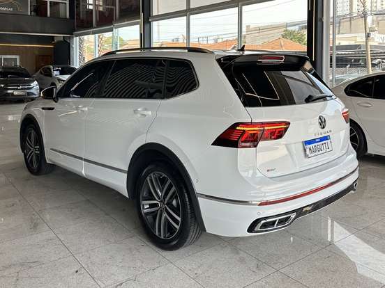 VOLKSWAGEN-TIGUAN-2.0 300 TSI GASOLINA ALLSPACE R-LINE AUTOMÁTICO VOLKSWAGEN-TIGUAN-2024