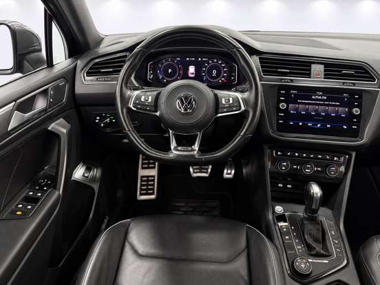 VOLKSWAGEN-TIGUAN-2021