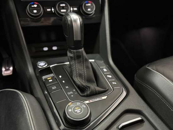 VOLKSWAGEN-TIGUAN-2021