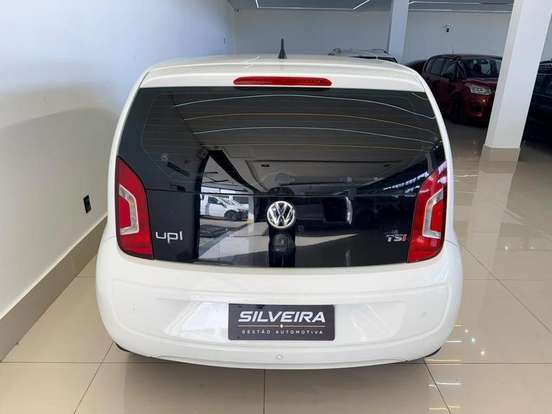 VOLKSWAGEN-UP-2015