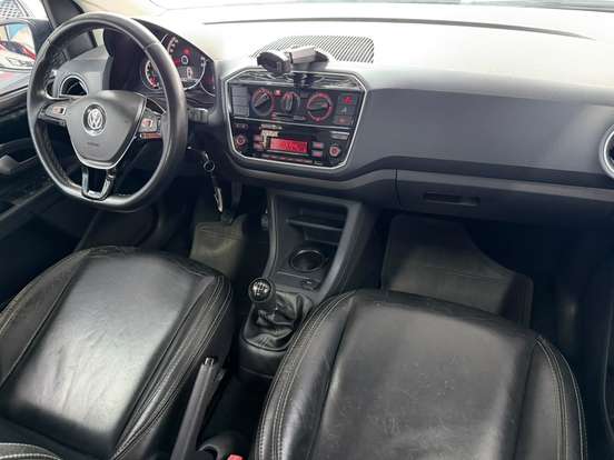 VOLKSWAGEN-UP-2017