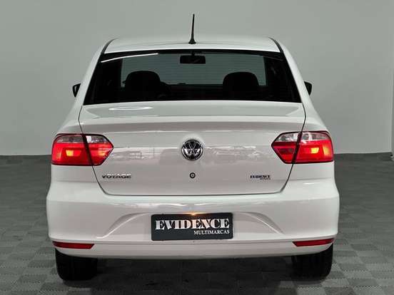 VOLKSWAGEN-VOYAGE-2022