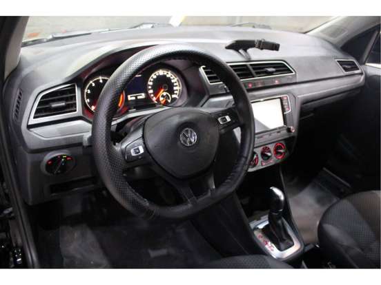 VOLKSWAGEN-VOYAGE-2018