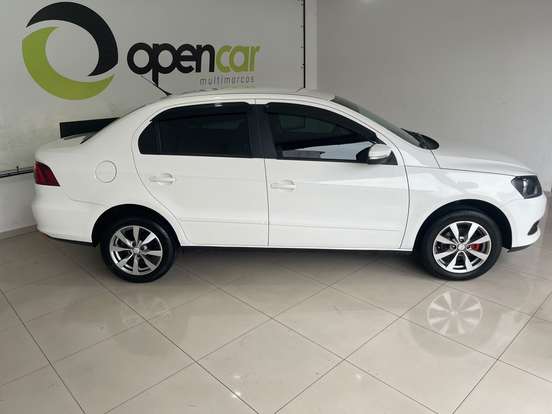 VOLKSWAGEN-VOYAGE-1.6 MI 8V FLEX 4P AUTOMATIZADO VOLKSWAGEN-VOYAGE-2013