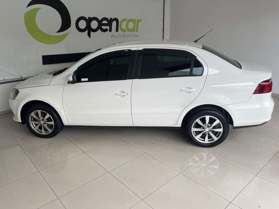 VOLKSWAGEN-VOYAGE-1.6 MI 8V FLEX 4P AUTOMATIZADO VOLKSWAGEN-VOYAGE-2013
