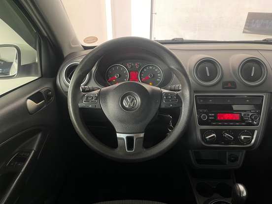VOLKSWAGEN-VOYAGE-2013