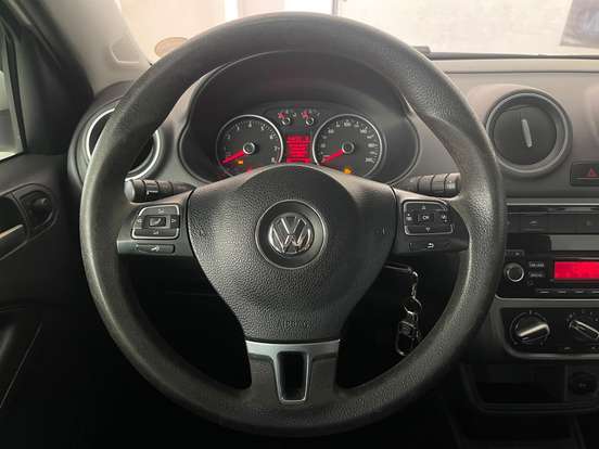 VOLKSWAGEN-VOYAGE-2013