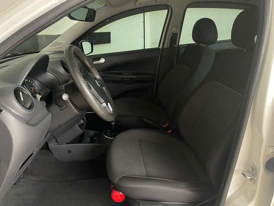 VOLKSWAGEN-VOYAGE-1.6 MI 8V FLEX 4P AUTOMATIZADO VOLKSWAGEN-VOYAGE-2013