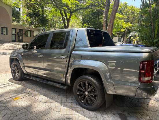 VOLKSWAGEN-AMAROK-2023