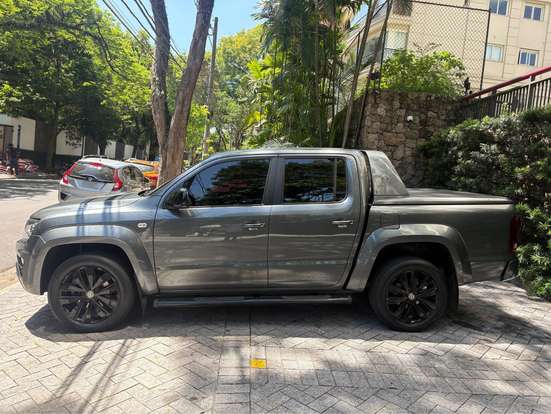 VOLKSWAGEN-AMAROK-2023