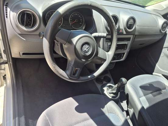 VOLKSWAGEN-GOL-2015