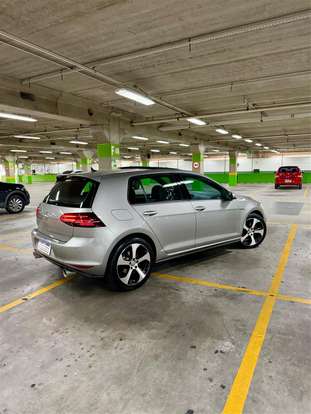 VOLKSWAGEN-GOLF-2017
