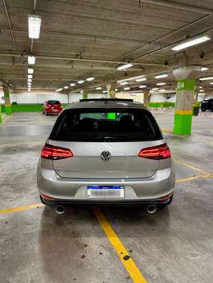 VOLKSWAGEN-GOLF-2017
