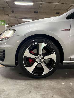 VOLKSWAGEN-GOLF-2017
