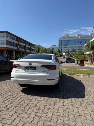 VOLKSWAGEN-JETTA-2020